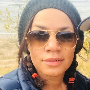 Meet your Posher, Cara